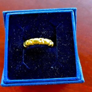 Gold ring